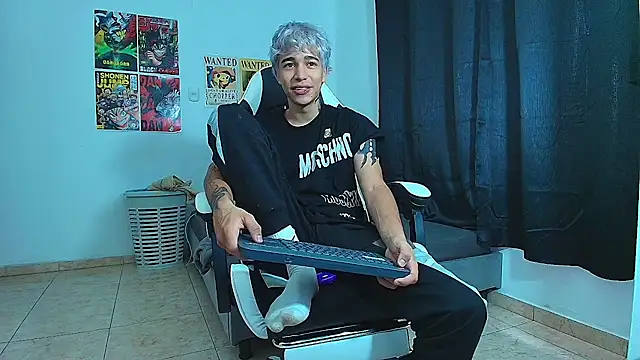 Snapshot of Zacktk7 chatting on February 2025 02:30:01 PM Zacktk7 online show from February 2025 02:30:01 PM