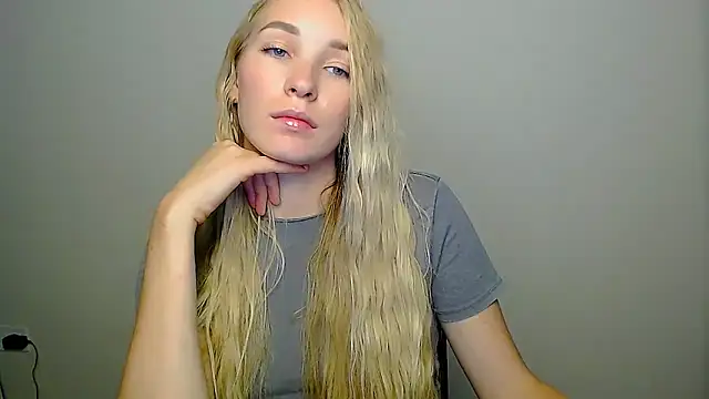 Queen ofLove online show from October 2025 10:51:02 PM