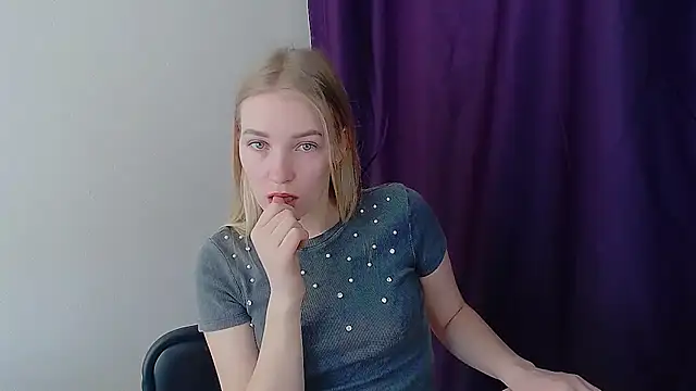 Queen ofLove online show from March 2026 07:42:01 AM