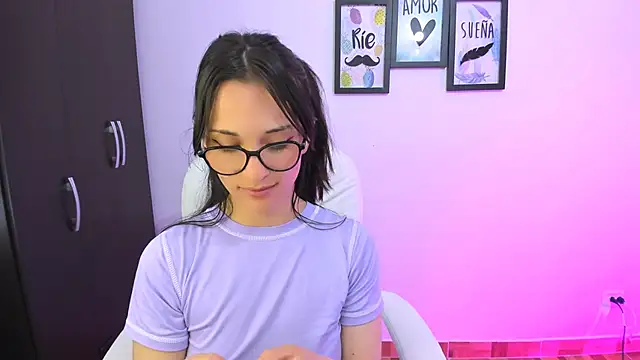 Snapshot of mariaan_m_ chatting on February 2025 01:42:01 AM mariaan m online show from February 2025 01:42:01 AM