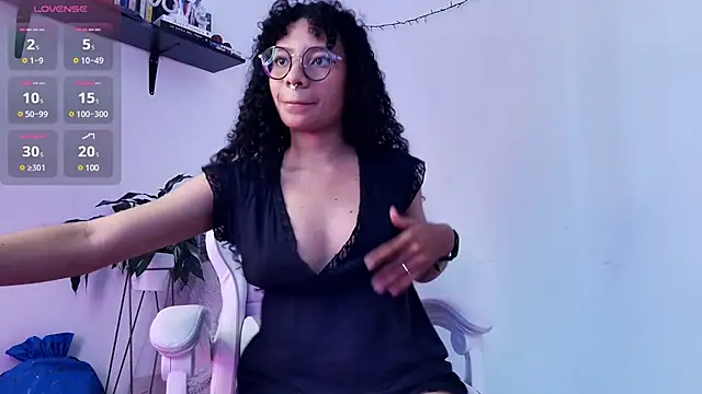 Snapshot of Elektra_williams chatting on February 2025 09:50:02 PM Elektra williams online show from February 2025 09:50:02 PM