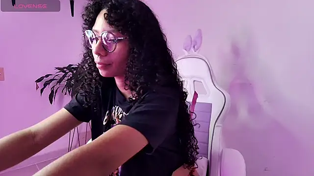 Snapshot of Elektra_williams chatting on February 2025 10:52:02 PM Elektra williams online show from February 2025 10:52:02 PM