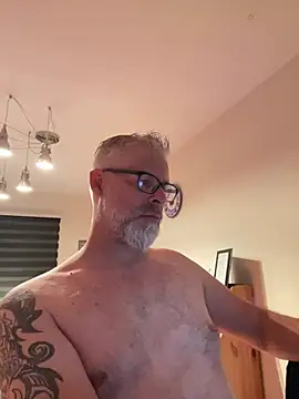 Snapshot of Silverfoxxx-73 chatting on December 2024 06:10:02 AM Silverfoxxx-73 online show from December 2024 06:10:02 AM