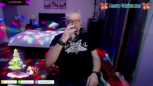 Snapshot of Silverfoxxx-73 chatting on December 2024 01:10:01 AM Silverfoxxx-73 online show from December 2024 01:10:01 AM