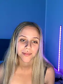 lunawolf21 online show from September 2025 06:28:02 AM