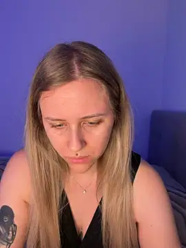 lunawolf21 online show from March 2026 07:23:01 AM