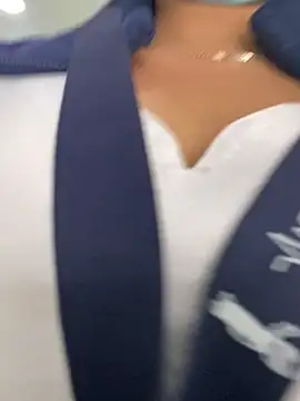 Keittly  online show from November 2025 01:18:02 PM