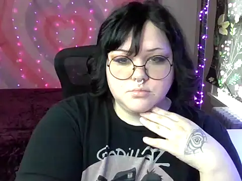 Snapshot of Flamefairy710 chatting on December 2024 04:17:01 PM Flamefairy710 online show from December 2024 04:17:01 PM