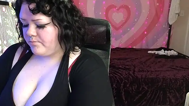 Snapshot of Flamefairy710 chatting on January 2025 03:18:02 PM Flamefairy710 online show from January 2025 03:18:02 PM