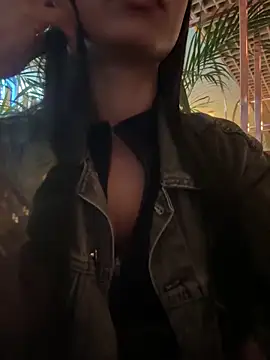 Snapshot of Lolitacooper chatting on October 2025 09:01:01 PM Lolitacooper online show from October 2025 09:01:01 PM