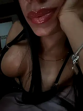 Snapshot of Lolitacooper chatting on October 2025 10:34:02 PM Lolitacooper online show from October 2025 10:34:02 PM