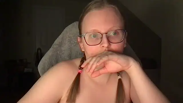 lexie lilacs online show from February 2025 03:48:01 AM