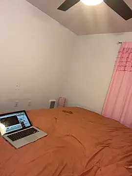 Snapshot of Alexkapriii3 chatting on February 2026 04:18:02 AM Alexkapriii3 online show from February 2026 04:18:02 AM