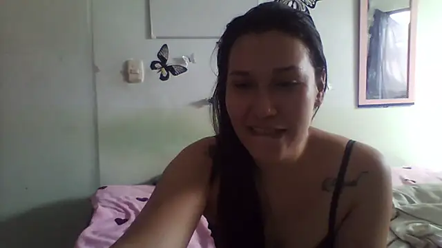 luxandracon23 online show from February 2025 05:48:01 PM