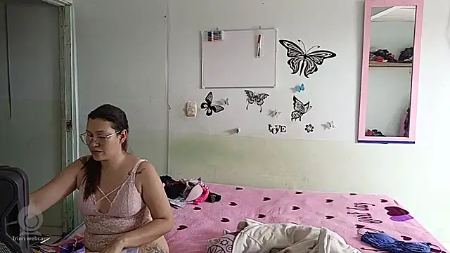 luxandracon23 online show from February 2025 06:35:01 PM
