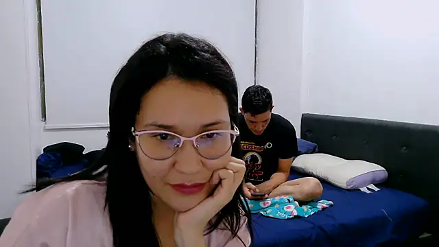 luxandracon23 online show from October 2025 04:29:01 AM