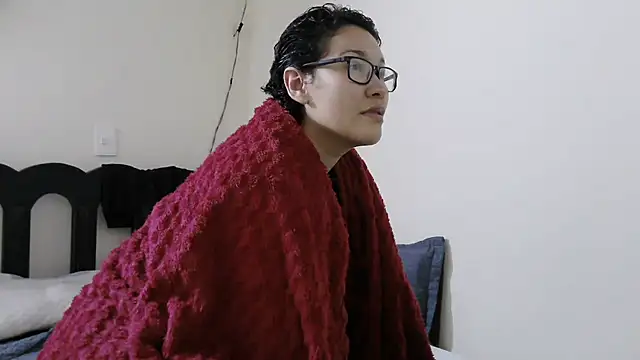 Snapshot of luxandracon23 chatting on May 2026 01:49:02 PM luxandracon23 online show from May 2026 01:49:02 PM