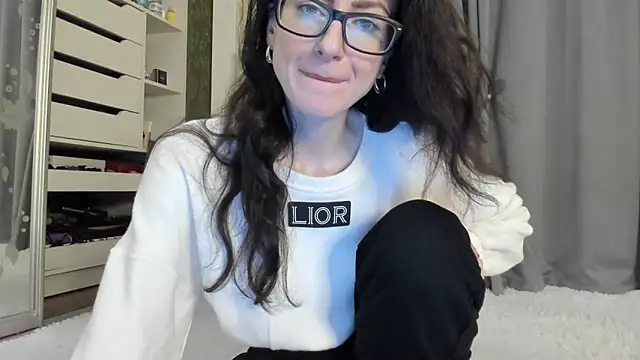 Baby Jewel online show from October 2025 10:15:01 AM