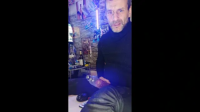 Gilgamesch1704 online show from November 2025 07:51:02 PM