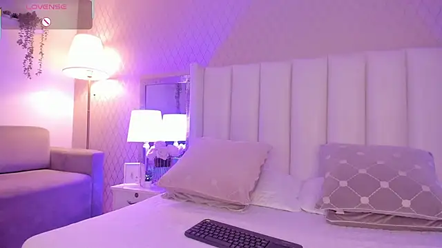 SophiaSmiiths  online show from February 2026 09:12:02 PM