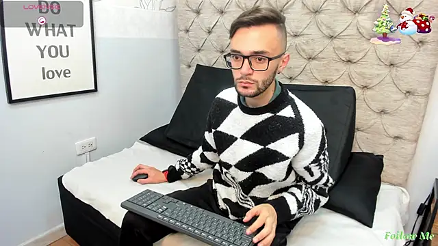 Snapshot of jakemagnus chatting on December 2024 12:16:01 PM jakemagnus online show from December 2024 12:16:01 PM