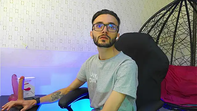 Snapshot of jakemagnus chatting on February 2025 06:15:02 PM jakemagnus online show from February 2025 06:15:02 PM