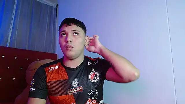 couple lovelyds online show from November 2025 08:42:02 PM