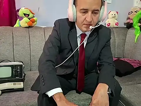 yazforeSolo online show from September 2025 02:17:01 PM