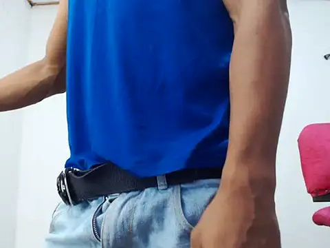 Snapshot of fernandez_latinblackk chatting on January 2025 05:05:01 AM fernandez latinblackk online show from January 2025 05:05:01 AM