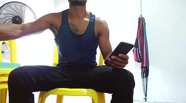 Snapshot of fernandez_latinblackk chatting on March 2025 08:42:01 PM fernandez latinblackk online show from March 2025 08:42:01 PM