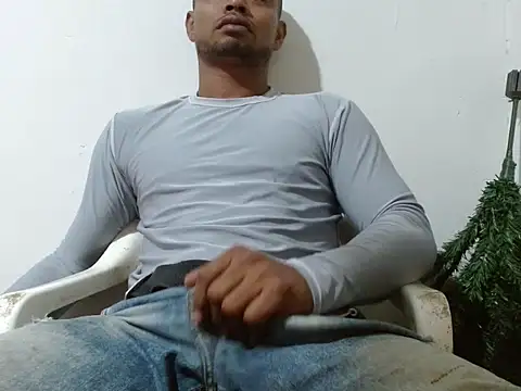 fernandez latinblackk online show from January 2026 09:00:01 AM