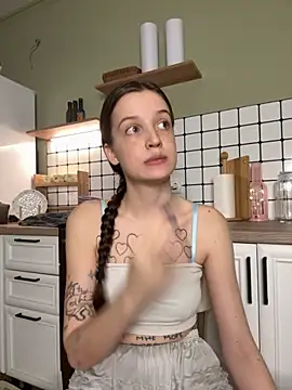 Snapshot of Sweet_Evva chatting on December 2025 06:38:01 PM Sweet Evva online show from December 2025 06:38:01 PM