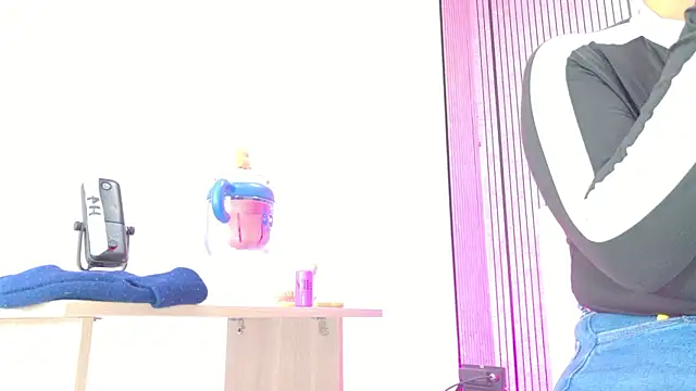 Sofia martiin online show from February 2026 03:13:02 AM