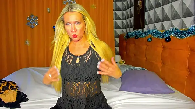 Snapshot of Luna__Lewis chatting on December 2024 02:31:02 PM Luna Lewis online show from December 2024 02:31:02 PM