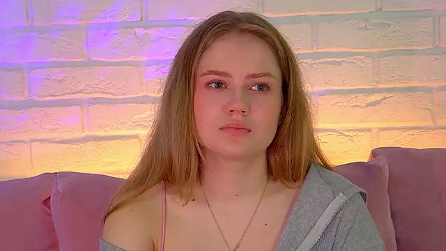 SelinSwarovski online show from November 2025 06:08:01 PM