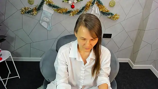 Lillian White online show from January 2025 09:13:01 AM