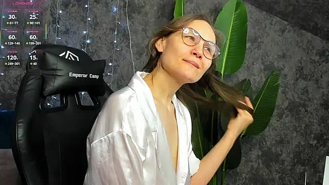 Lillian White online show from January 2026 12:47:02 AM