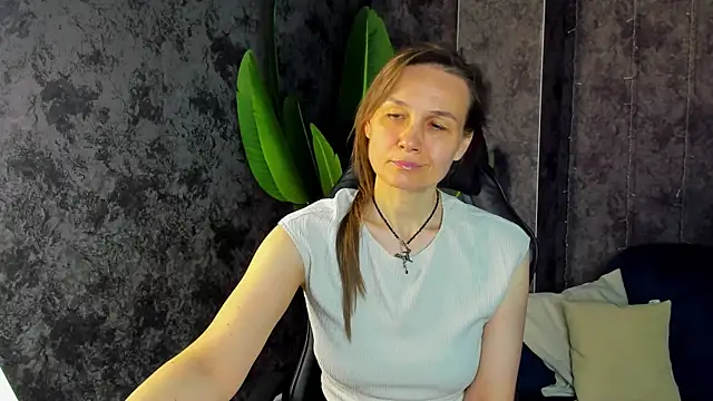 Lillian White online show from May 2026 01:03:02 AM
