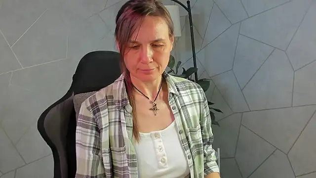 Lillian White online show from May 2026 09:14:01 AM