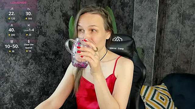 Lillian White online show from May 2026 01:03:01 AM