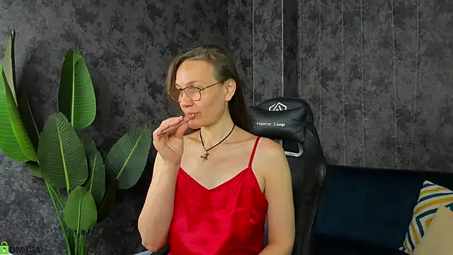 Lillian White online show from June 2026 12:46:02 AM