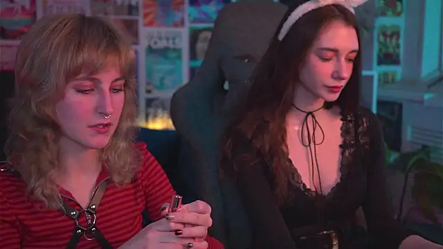 Snapshot of LuxRayi chatting on December 2024 06:40:01 AM LuxRayi online show from December 2024 06:40:01 AM