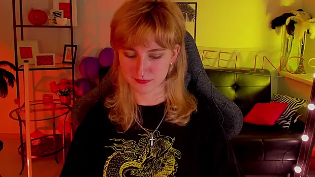 Snapshot of LuxRayi chatting on January 2025 06:10:01 PM LuxRayi online show from January 2025 06:10:01 PM