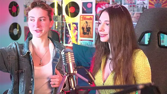 Snapshot of LuxRayi chatting on January 2025 03:16:02 PM LuxRayi online show from January 2025 03:16:02 PM