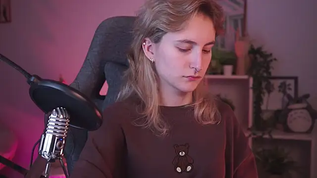 Snapshot of LuxRayi chatting on January 2025 08:58:01 AM LuxRayi online show from January 2025 08:58:01 AM