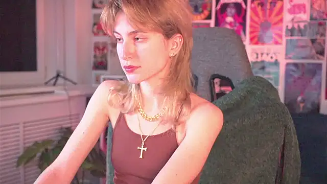 Snapshot of LuxRayi chatting on January 2025 06:14:01 AM LuxRayi online show from January 2025 06:14:01 AM