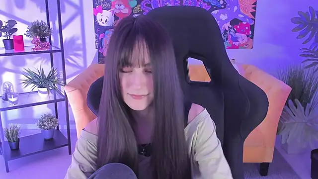 Snapshot of LuxRayi chatting on February 2025 09:07:02 PM LuxRayi online show from February 2025 09:07:02 PM