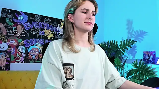 Snapshot of LuxRayi chatting on February 2025 12:15:02 AM LuxRayi online show from February 2025 12:15:02 AM