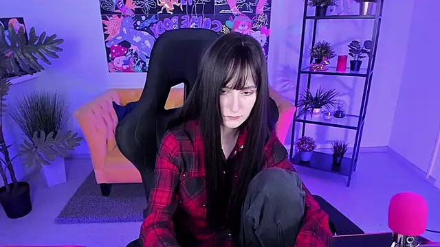 Snapshot of LuxRayi chatting on March 2025 12:21:02 AM LuxRayi online show from March 2025 12:21:02 AM