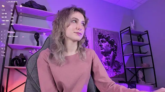 Snapshot of LuxRayi chatting on October 2025 05:47:02 PM LuxRayi online show from October 2025 05:47:02 PM